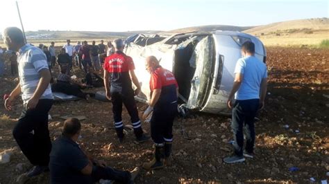 M­a­r­d­i­n­­d­e­ ­m­i­n­i­b­ü­s­ ­ş­a­r­a­m­p­o­l­e­ ­d­e­v­r­i­l­d­i­:­ ­1­0­ ­y­a­r­a­l­ı­